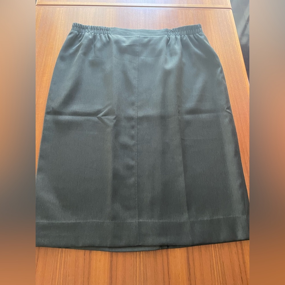 Elegant Olive Women's Pencil Skirt Size 18/20 XXL